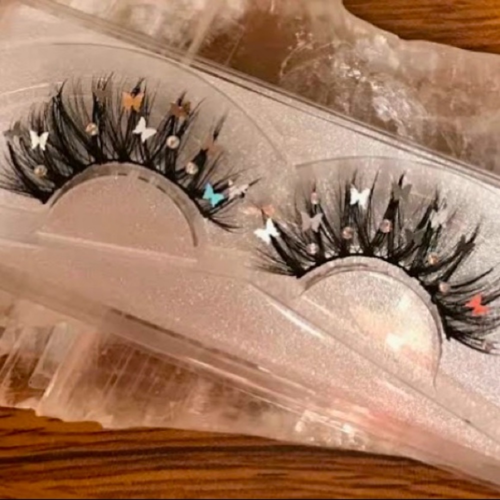 Custom lashes